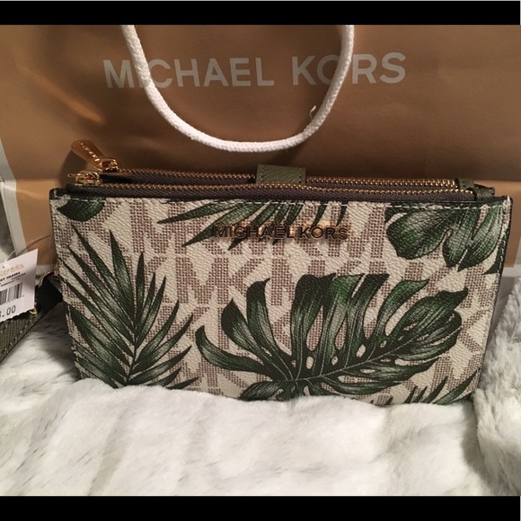 Michael Kors Jet Set Double Zip Wristlet - Picture 2 of 8